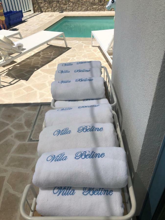 Villa Beline Direct Aan Zee, Verwarmd Zwembad En Sauna トゥリバニ・クルシサ エクステリア 写真
