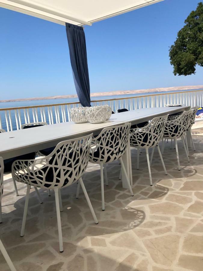 Villa Beline Direct Aan Zee, Verwarmd Zwembad En Sauna トゥリバニ・クルシサ エクステリア 写真